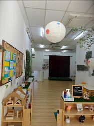 Jalan Senyum (D14), Retail #483258601